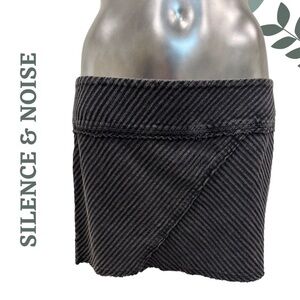 🛍️3/$40 Silence + Noise Urban Outfitters Grey Black Knit Miniskirt Skirt
